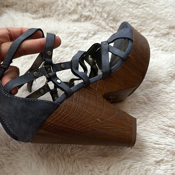 G by Guess Wedges Sandals Women’s Size 8 Pre Owned Condition Please See Notes - Picture 10 of 15